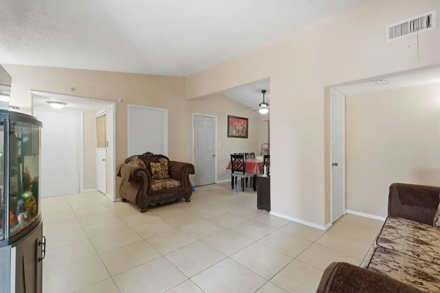 1311 N Cain Street, Visalia, CA 93292 - #2