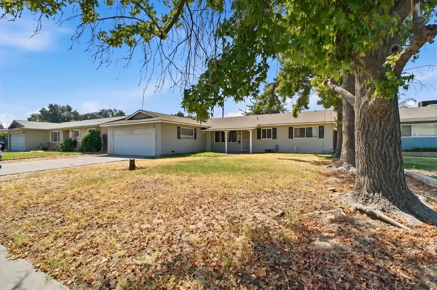 3023 W Vassar Avenue, Visalia, CA 93277 - #2