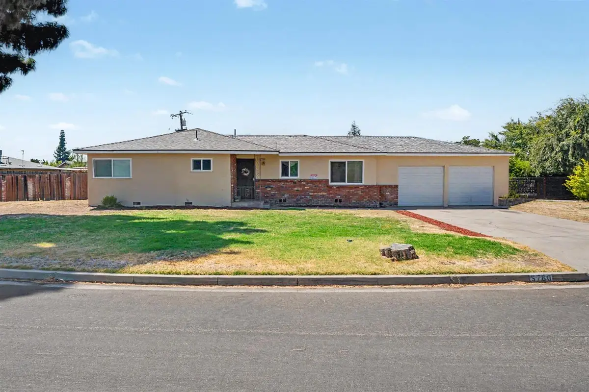 5760 E Siverly Lane, Fresno, CA 93727 - #1