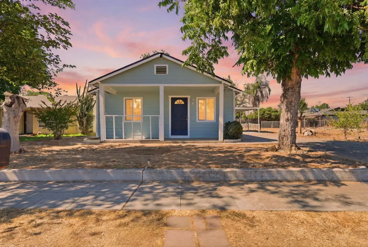 2534 W Garland Avenue, Fresno, CA 93705 - #1
