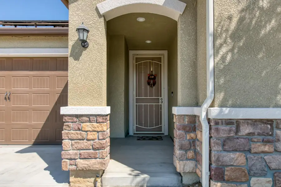 3065 Antonio, Clovis, CA 93619 - #2
