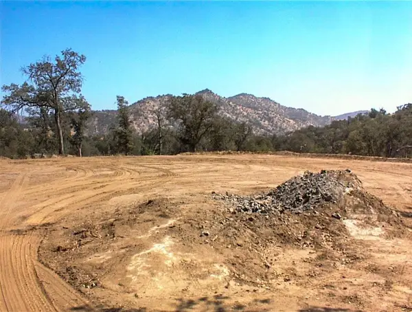 452 Ennis Road, Yokuts Valley, CA 93675