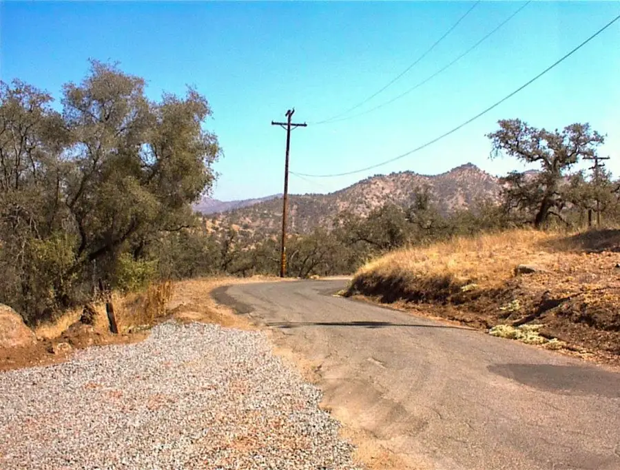 452 Ennis Road, Yokuts Valley, CA 93675 - #3