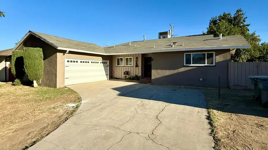 3001 E Willis Avenue, Fresno, CA 93726 - #2