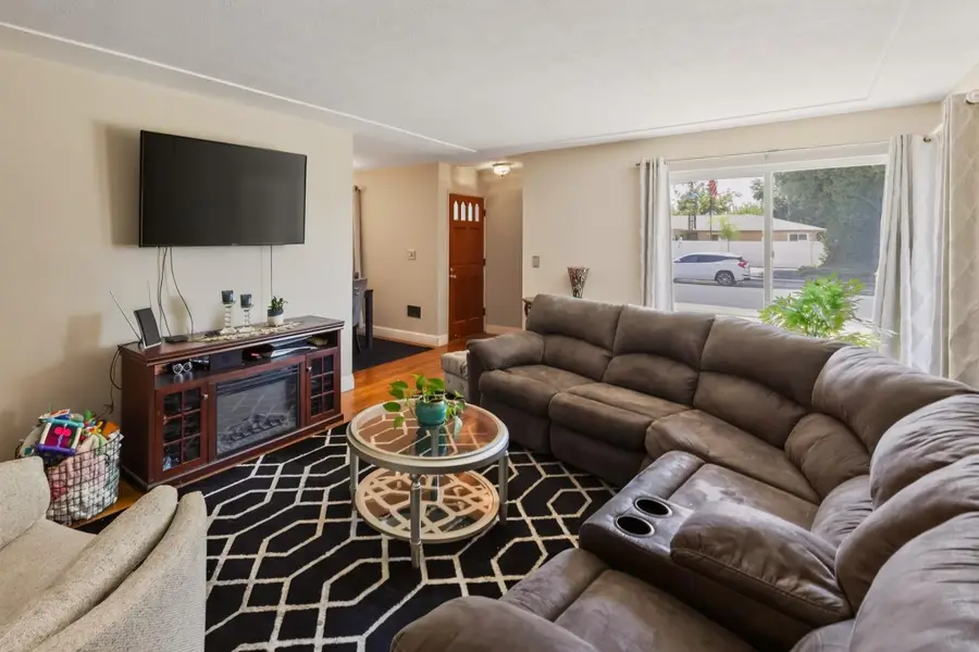 2703 E Robinson Avenue, Fresno, CA 93726 - #3