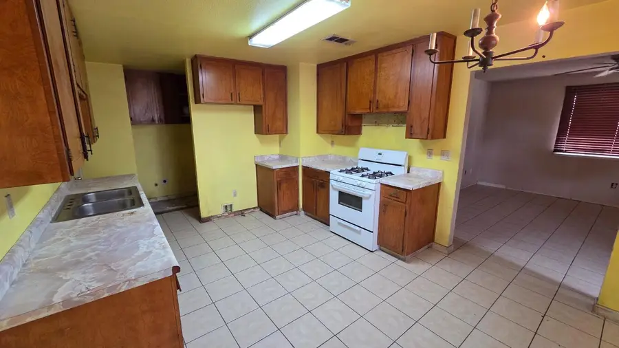 1609 Kathy, Dos Palos, CA 93620 - #3