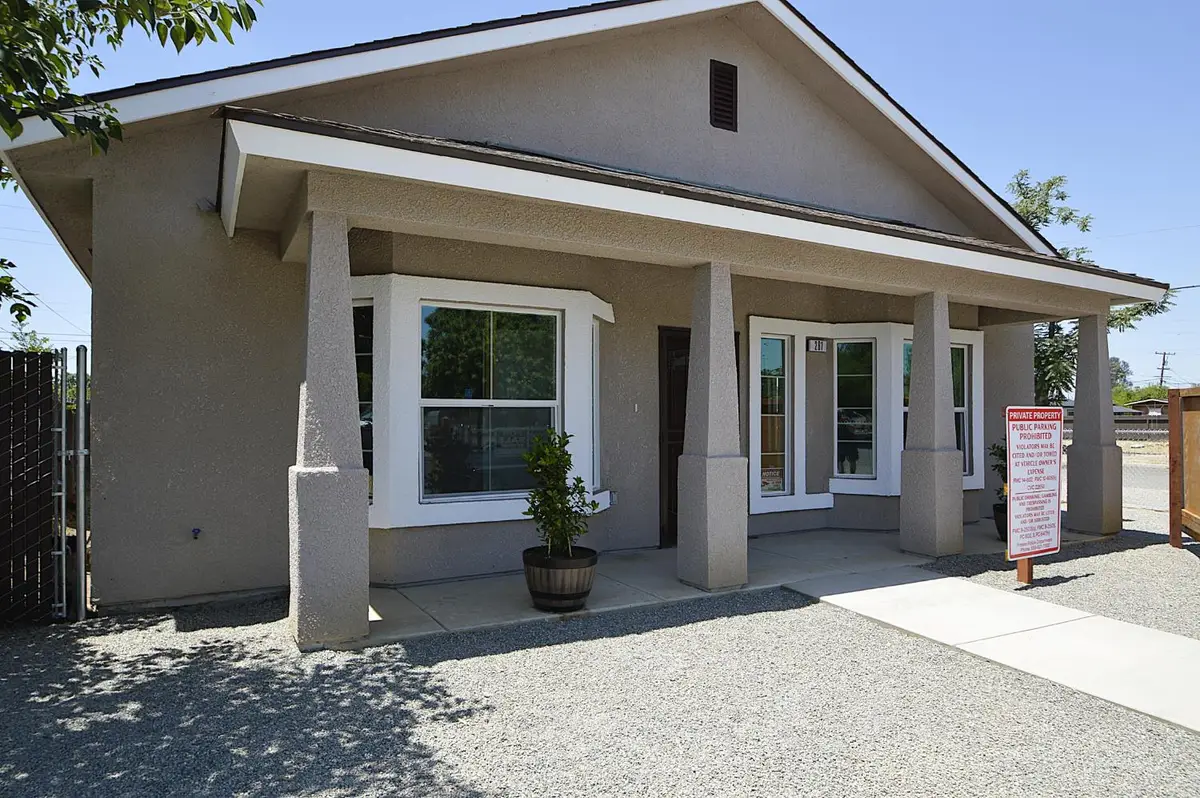 261 E Street, Fresno, CA 93706 - #1