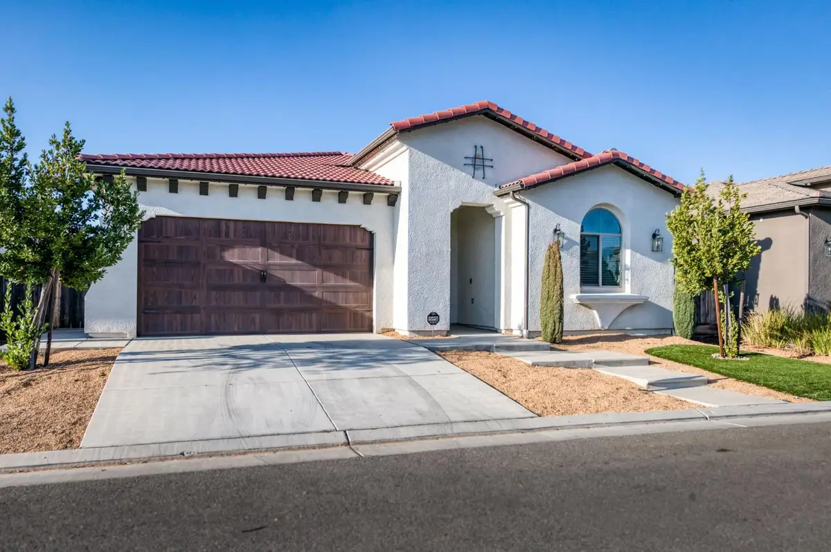 2713 Vermont Avenue, Clovis, CA 93619 - #1