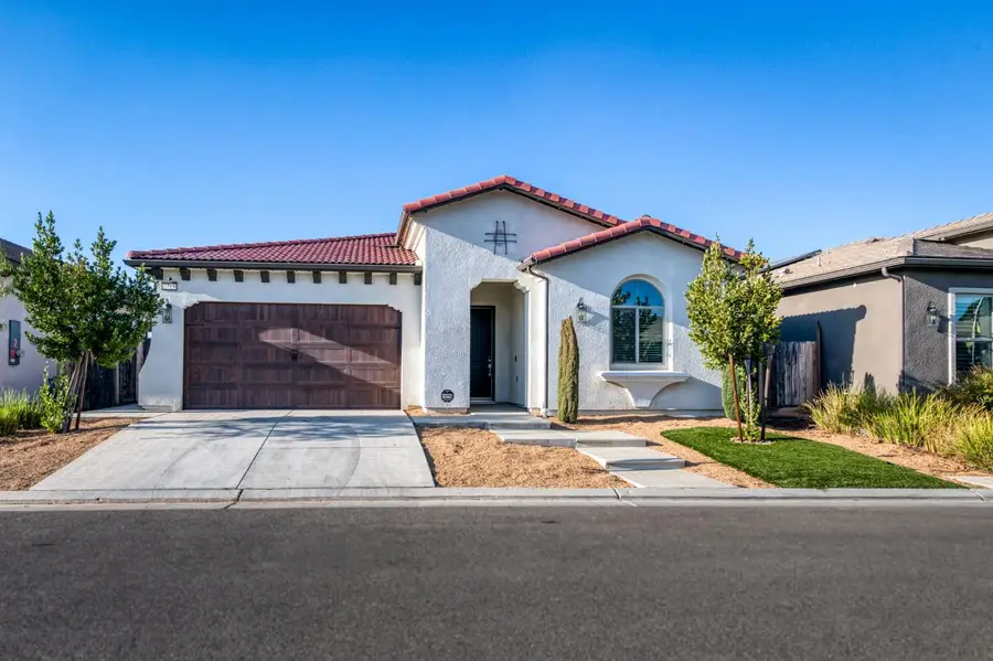 2713 Vermont Avenue, Clovis, CA 93619 - #2