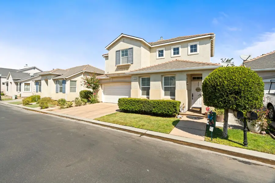713 W Bordeaux Lane, Clovis, CA 93619 - #2