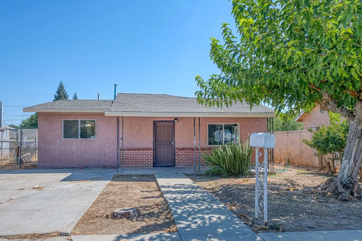 416 Morton Avenue, Sanger, CA 93657 - #1