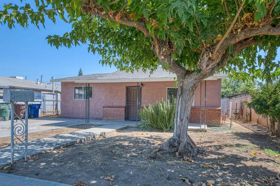 416 Morton Avenue, Sanger, CA 93657 - #3