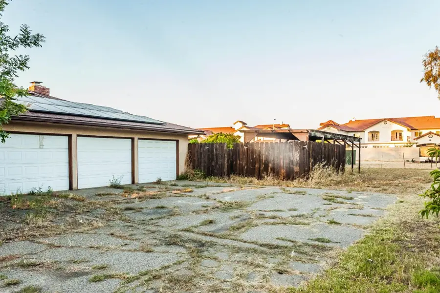 7464 Paula Ave., Clovis, CA 93611 - #3