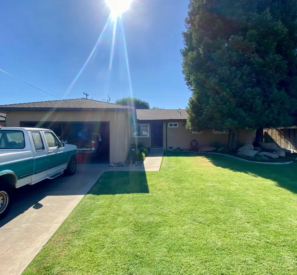 1652 Oxford Avenue, Clovis, CA 93612 - #1