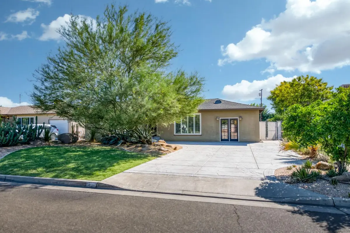 21 N Woodworth Avenue, Clovis, CA 93612 - #1