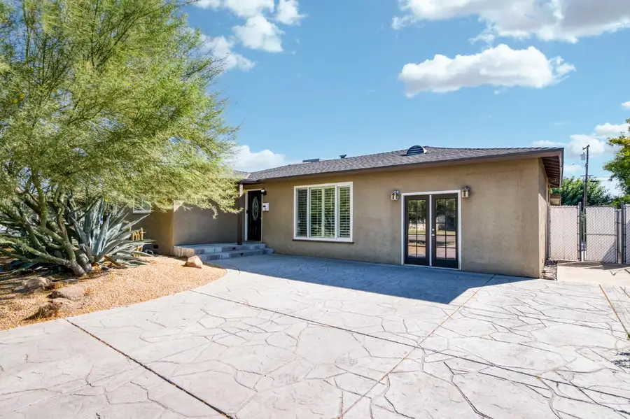 21 N Woodworth Avenue, Clovis, CA 93612 - #2