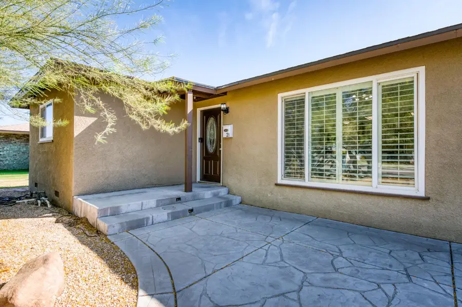 21 N Woodworth Avenue, Clovis, CA 93612 - #3