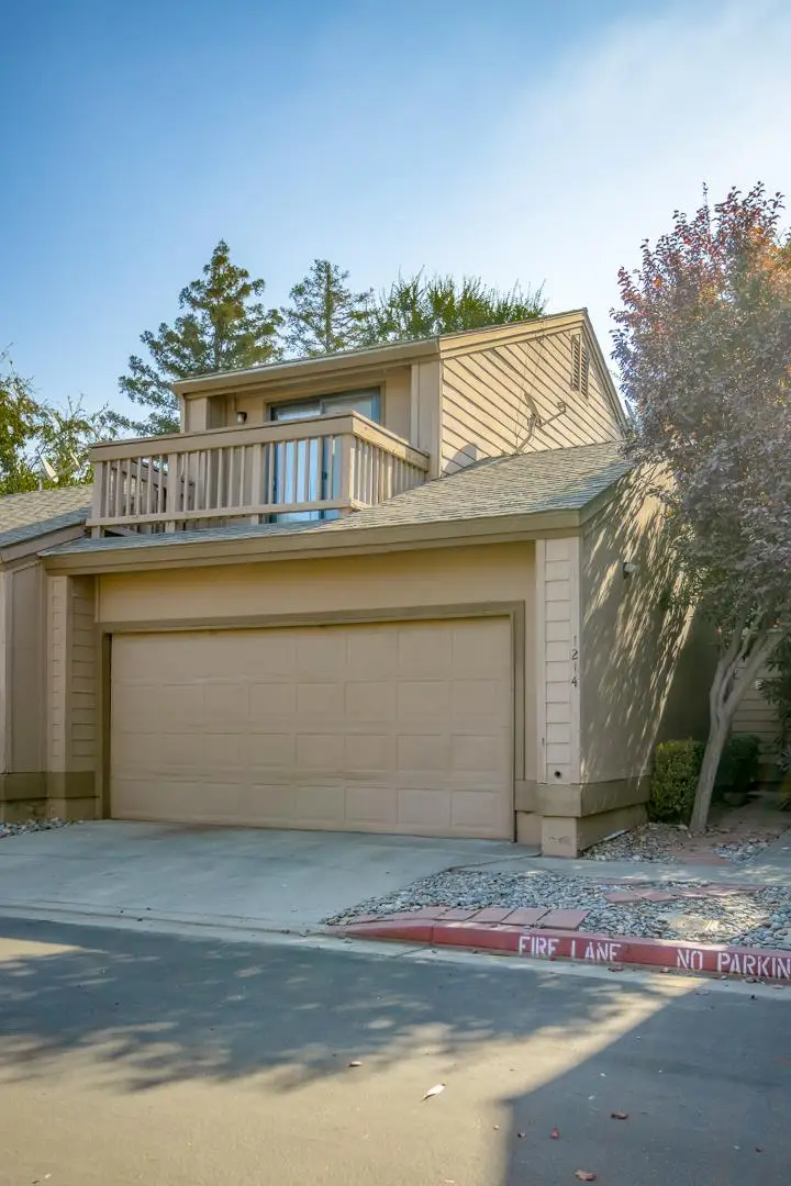 1214 S Kent Street, Visalia, CA 93277 - #1