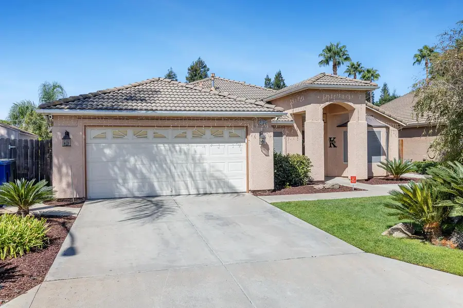 8223 N Sierra Vista Avenue, Fresno, CA 93720 - #3