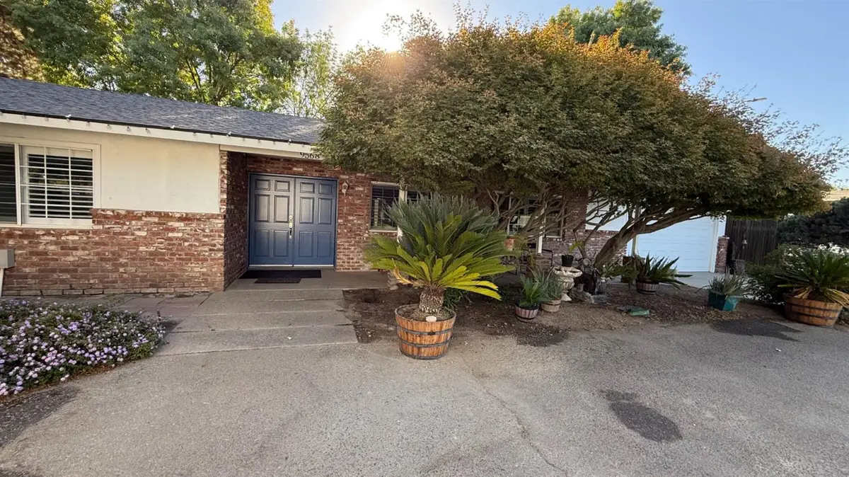 9568 S Academy Avenue, Selma, CA 93662 - #1