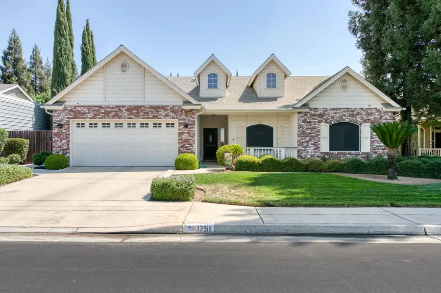 1751 N Orangewood Avenue, Clovis, CA 93619 - #2