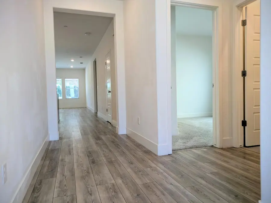 2042 N Hughes Avenue, Clovis, CA 93619 - #3