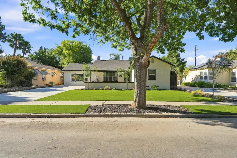 16 E Andrews Avenue, Fresno, CA 93704 - #2