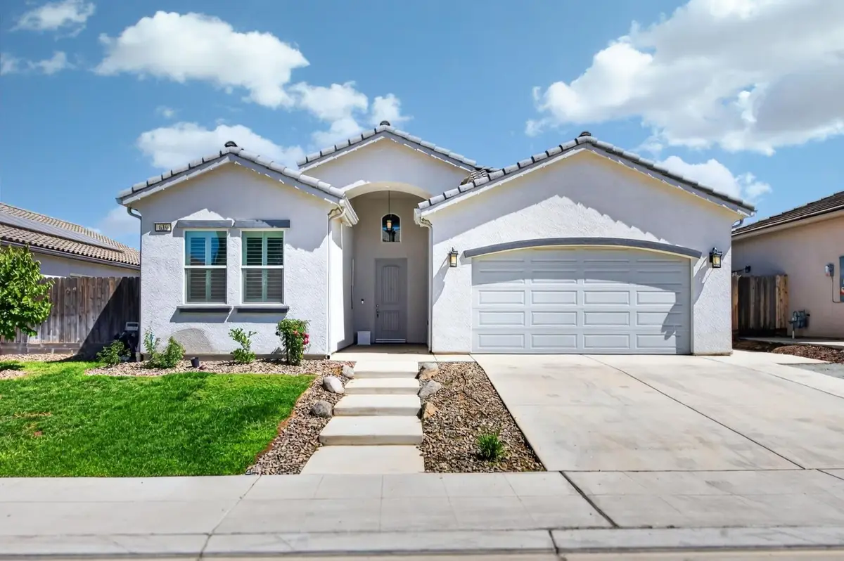639 Mesa Drive S, Madera, CA 93636 - #1
