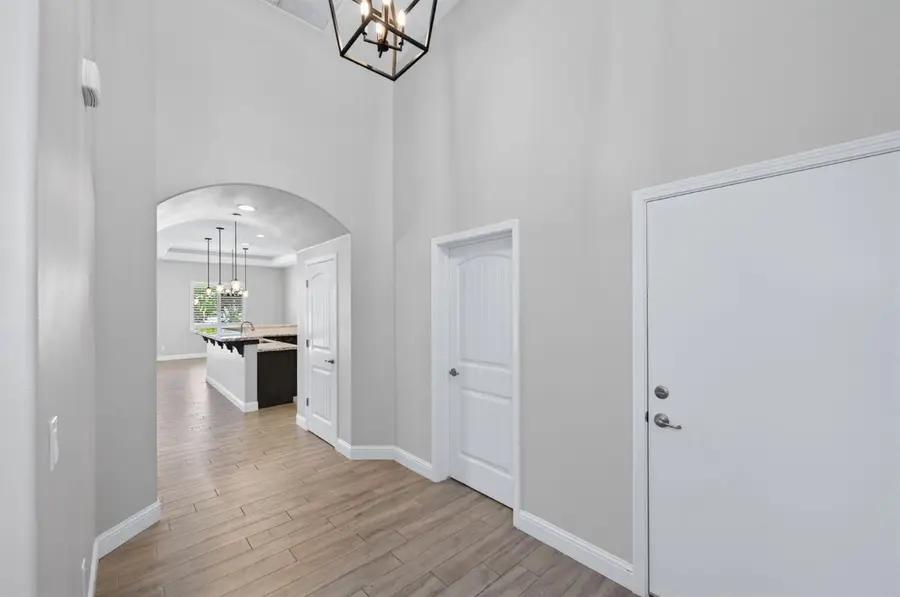 639 Mesa Drive S, Madera, CA 93636 - #2