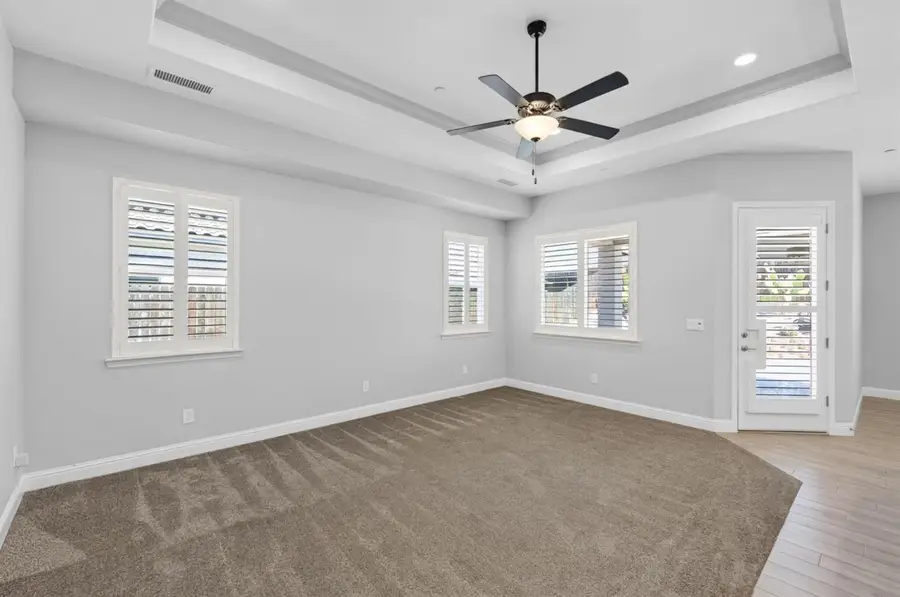 639 Mesa Drive S, Madera, CA 93636 - #3