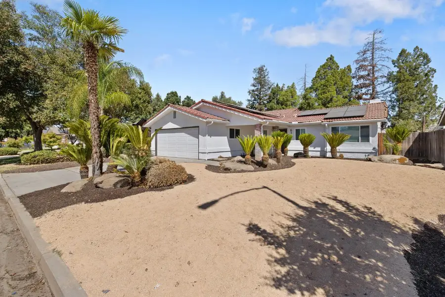 6144 N Carica Avenue, Fresno, CA 93722 - #2