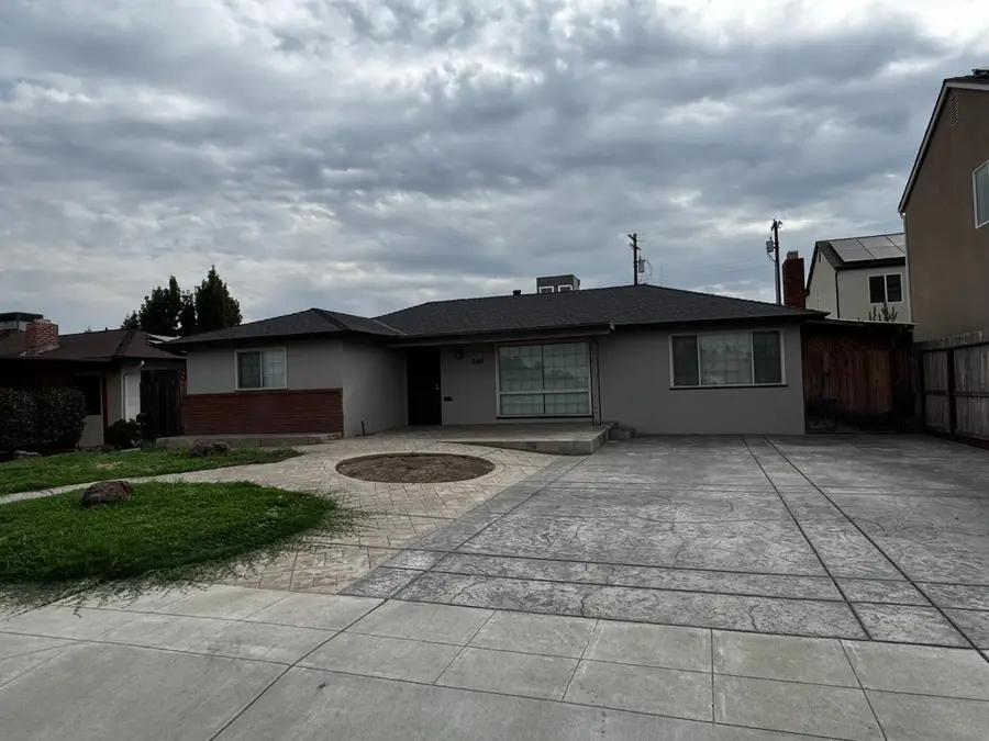 245 Minnewawa Avenue #A, Clovis, CA 93612 - #3