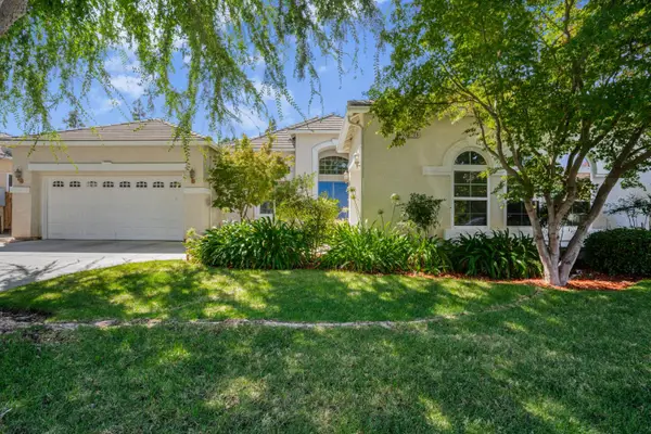 2935 E Omaha Avenue, Fresno, CA 93720