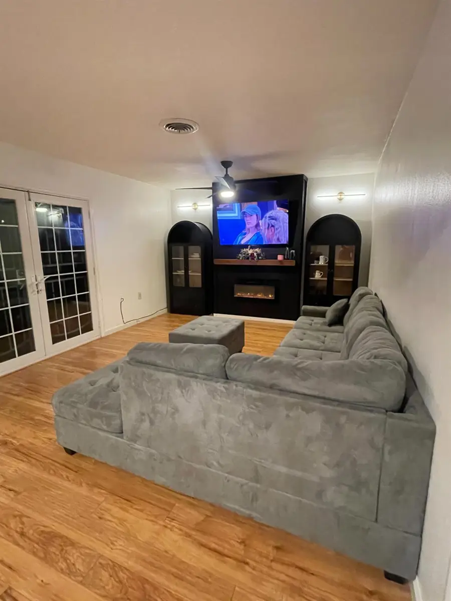 3085 W Sussex Way, Fresno, CA 93722 - #2