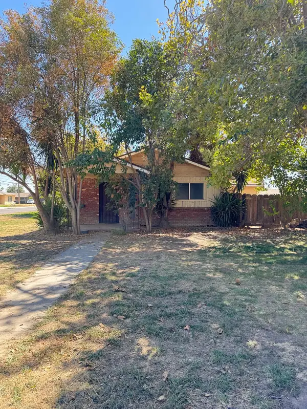 1900 W 4th Street, Madera, CA 93637