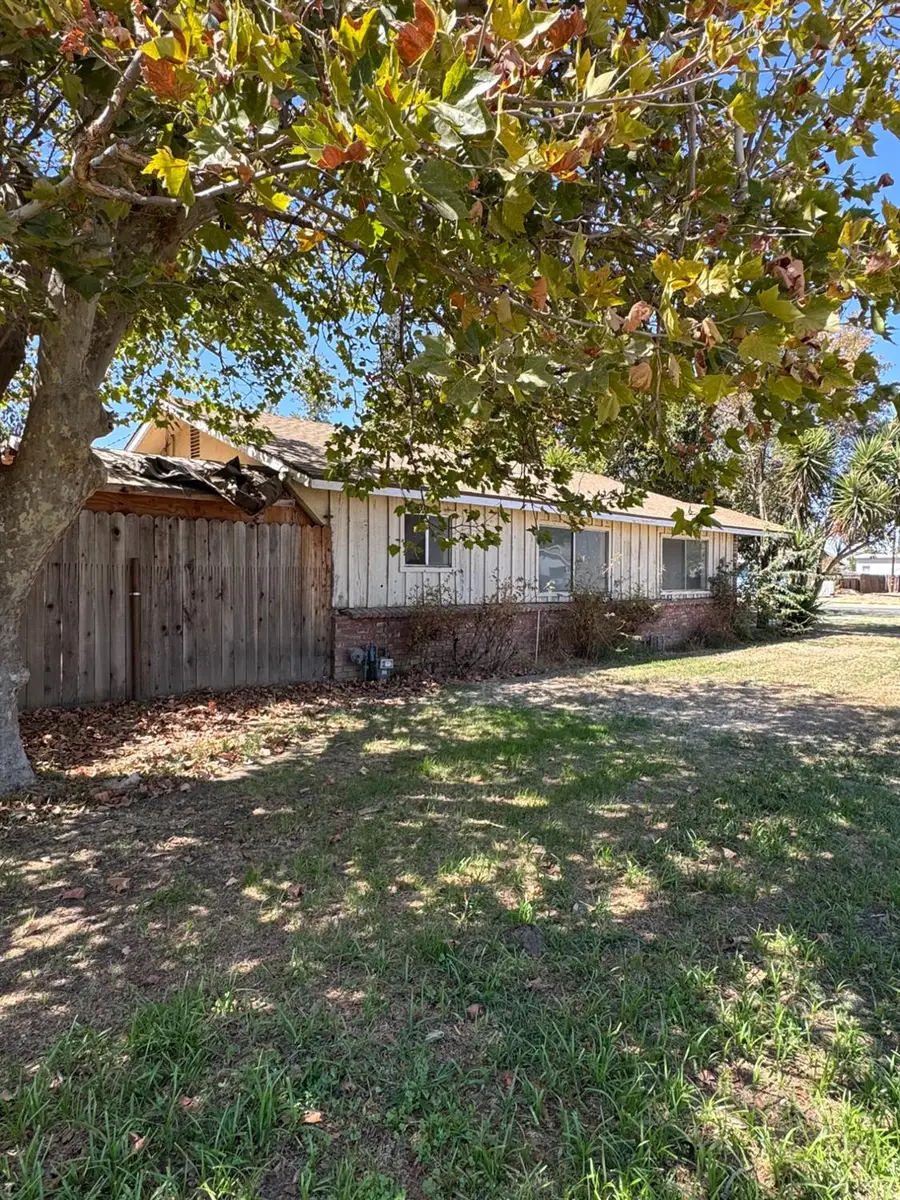 1900 W 4th Street, Madera, CA 93637 - #3