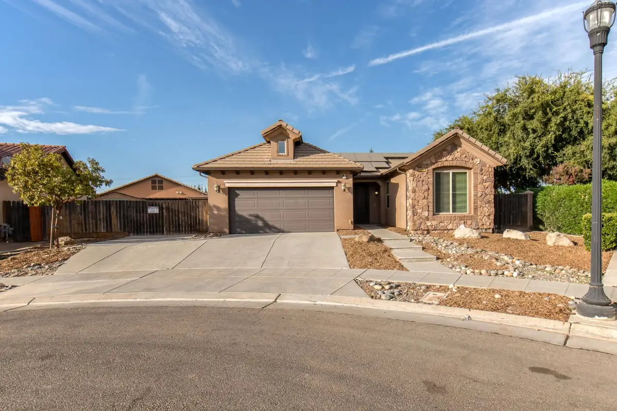 5897 E Laurite Avenue, Fresno, CA 93727 - #1