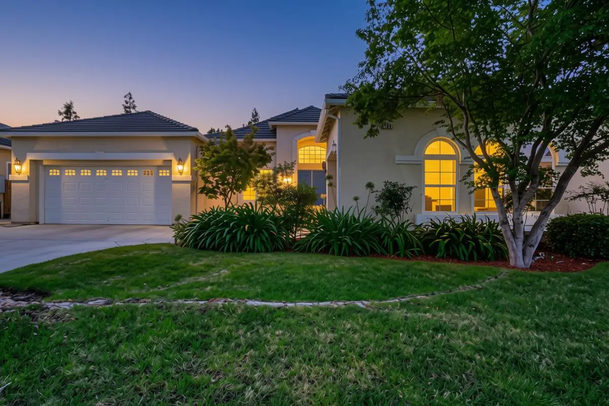2935 E Omaha Avenue, Fresno, CA 93720 - #1