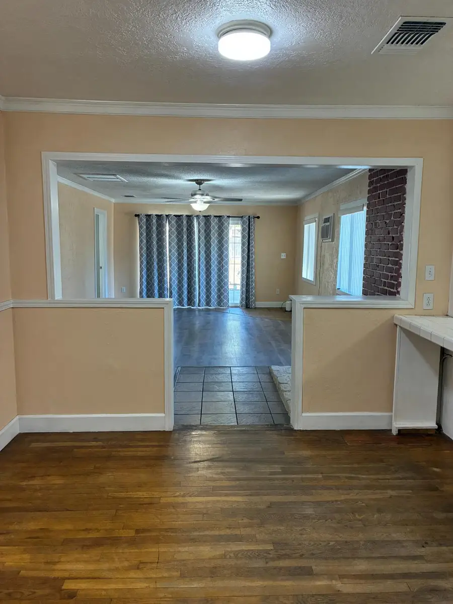 3092 W Floradora Avenue, Fresno, CA 93722 - #3