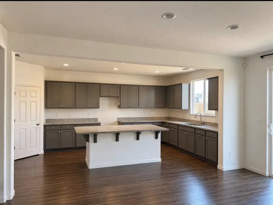 6622 E Berkeley Avenue, Fresno, CA 93727 - #3