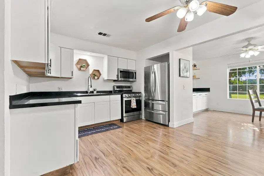 3625 S Highland Avenue, Selma, CA 93662 - #3
