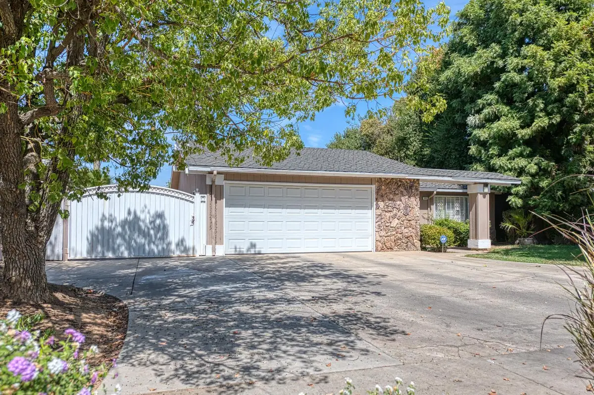 236 W Sierra Avenue, Fresno, CA 93704 - #1