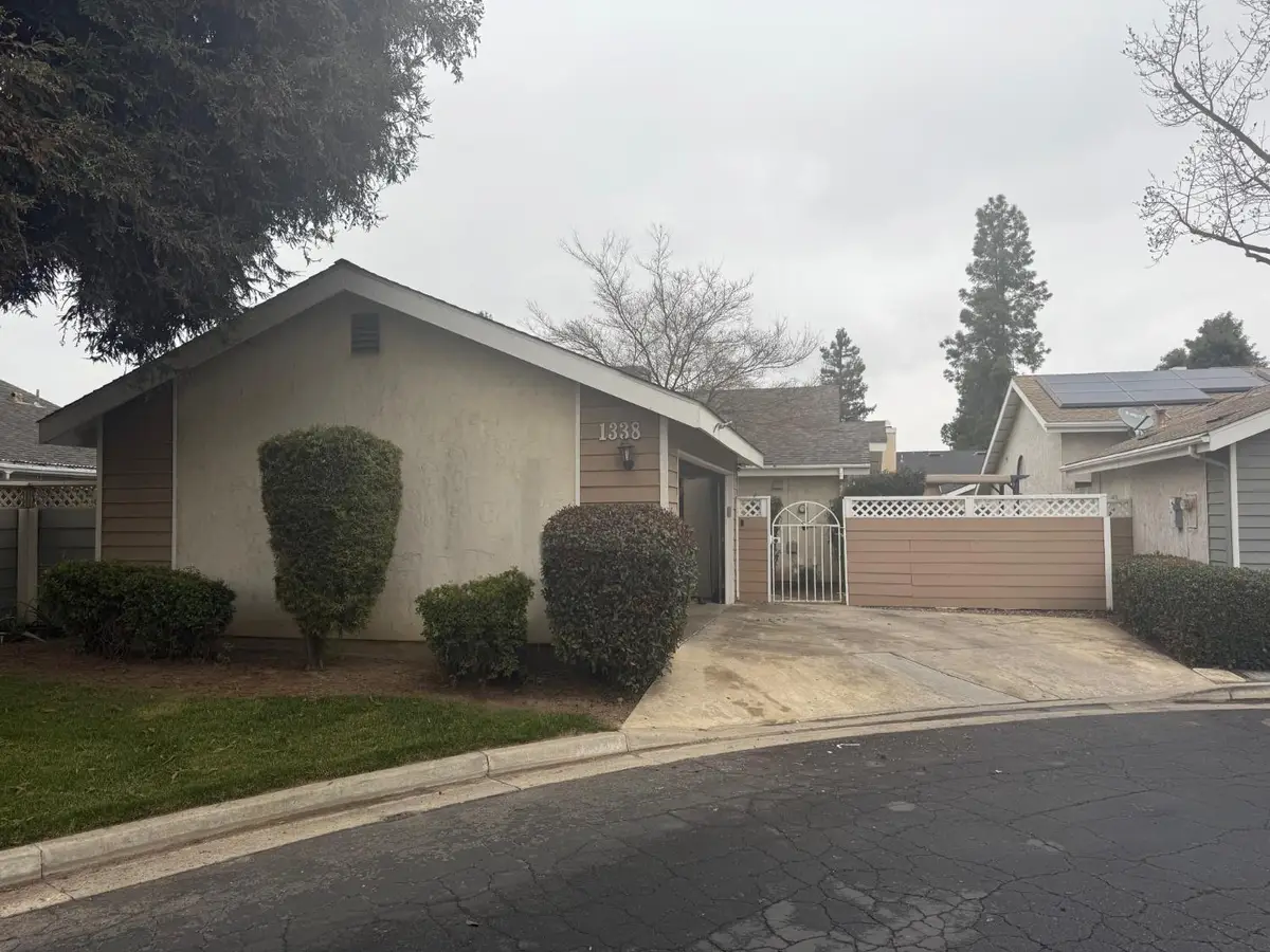 1338 E Castlecrest Avenue, Visalia, CA 93292 - #1