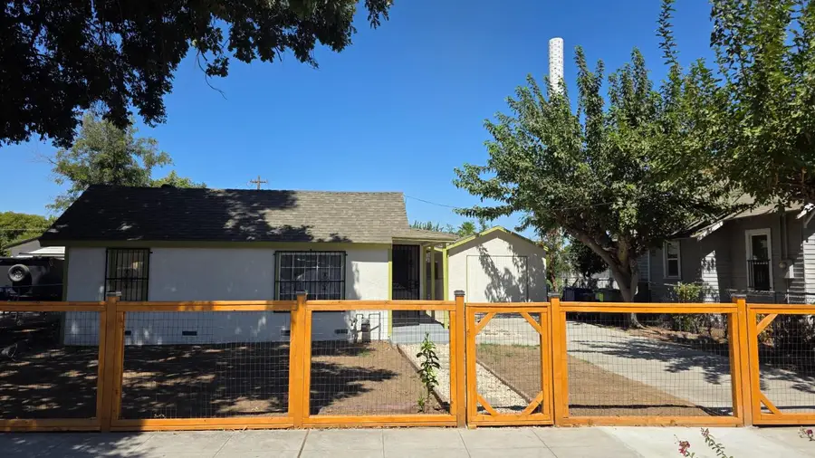 4163 E Clay Avenue, Fresno, CA 93702 - #2