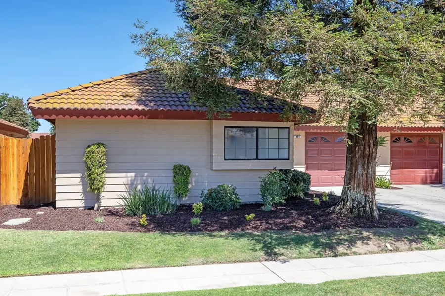 909 Barnett Way, Madera, CA 93637 - #2