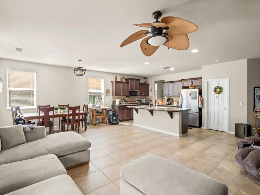 3022 Celeste Avenue, Clovis, CA 93619 - #3