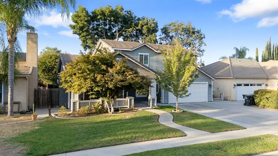 914 W Russell Avenue, Visalia, CA 93277 - #3