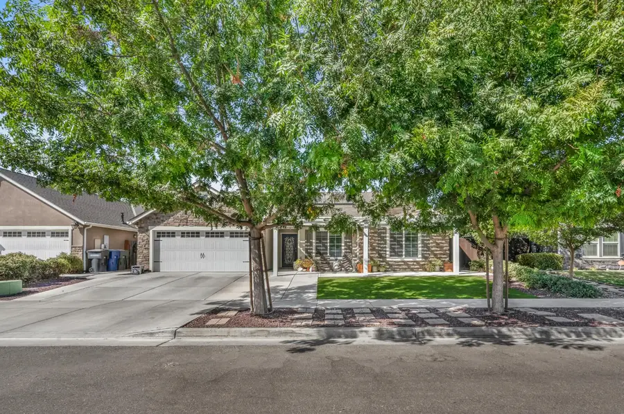 2326 W Andrew Lane, Hanford, CA 93230 - #2