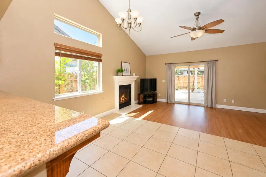6686 E Amherst Avenue, Fresno, CA 93727 - #3