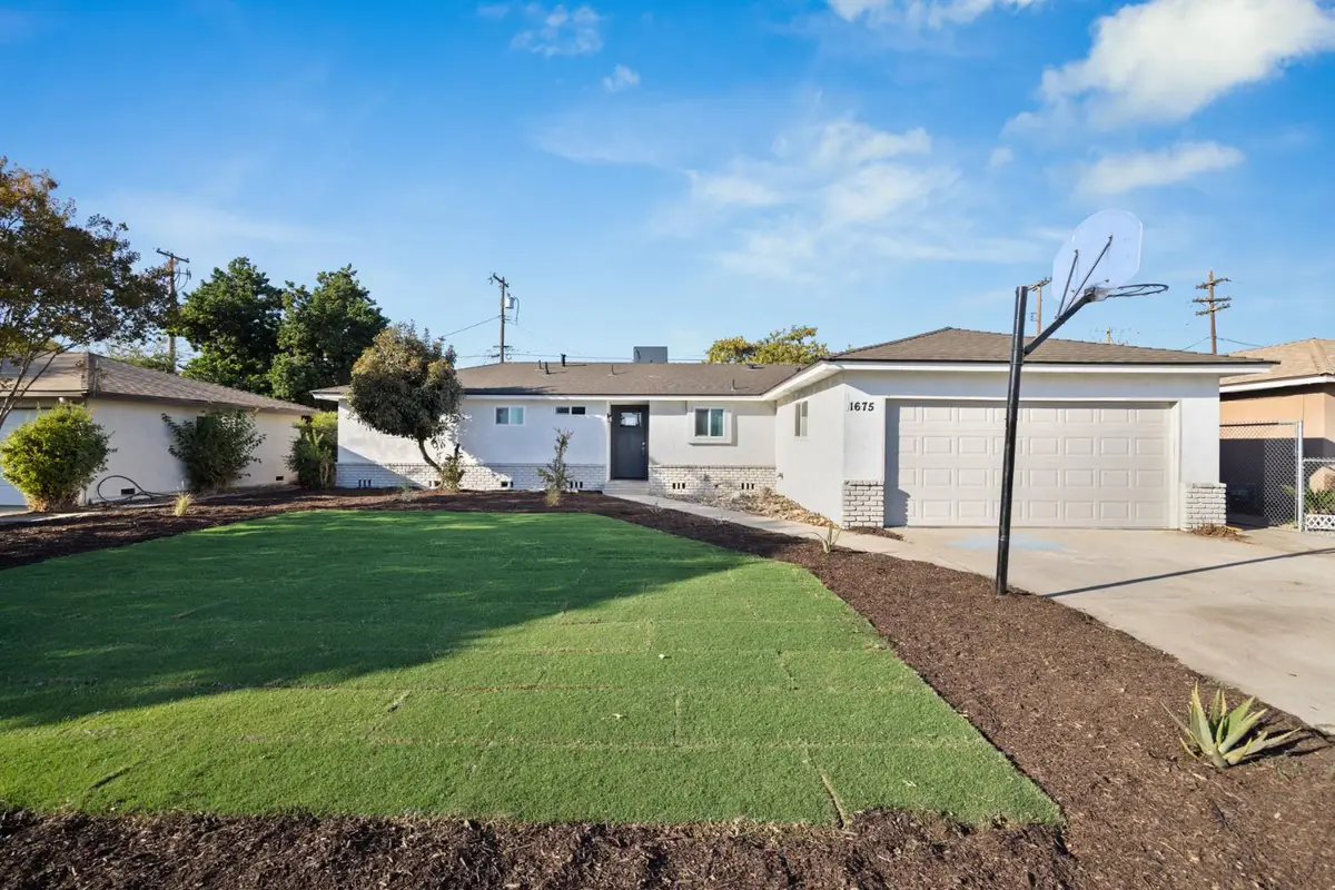 1675 E Echo, Dinuba, CA 93618 - #1